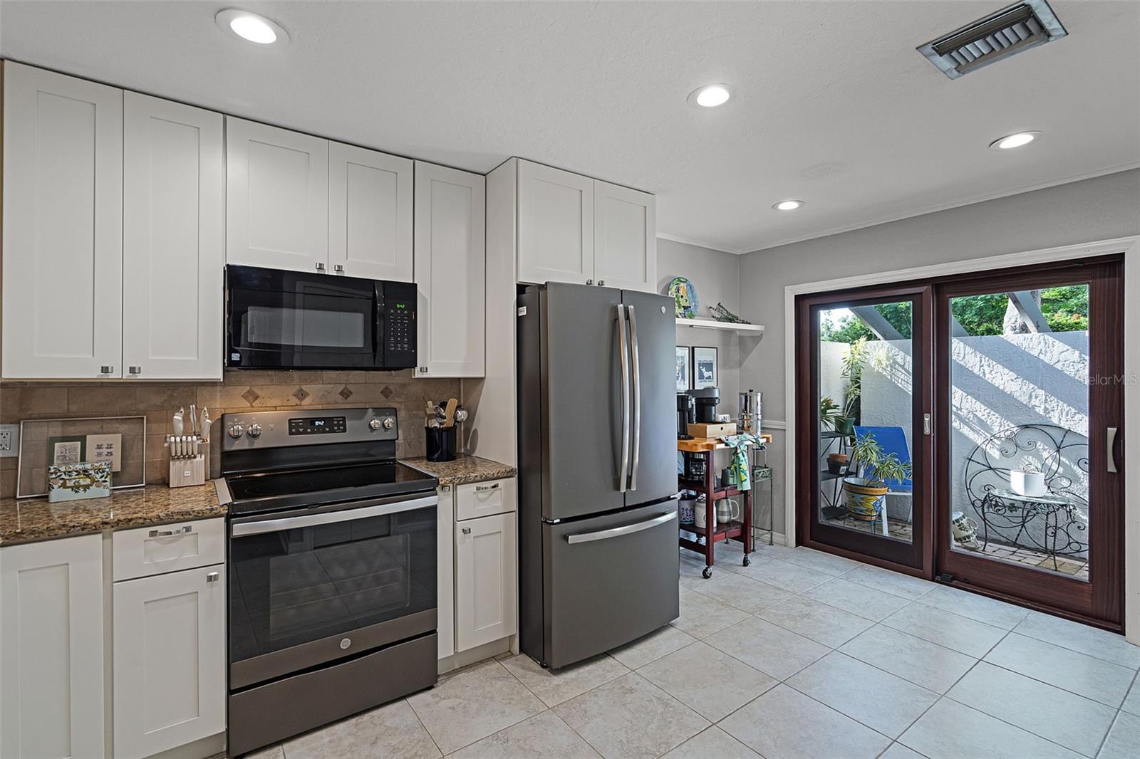 Image 10 of 33 For 2358 Sun Valley Circle
