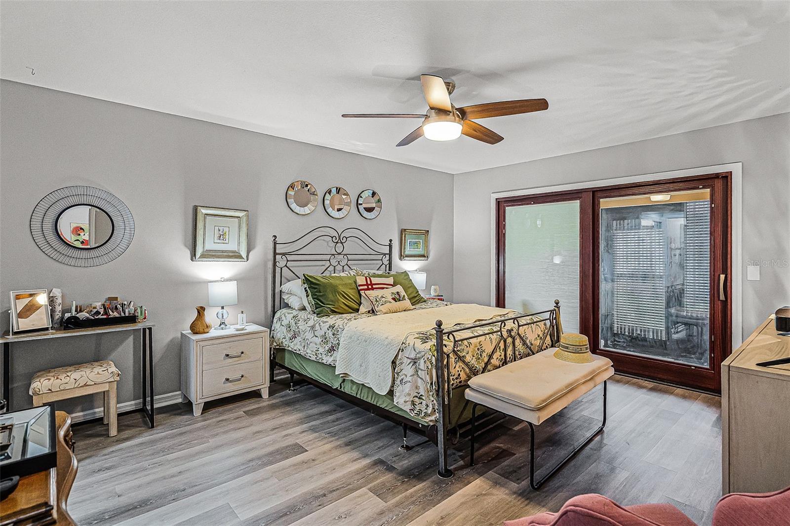 Image 13 of 33 For 2358 Sun Valley Circle