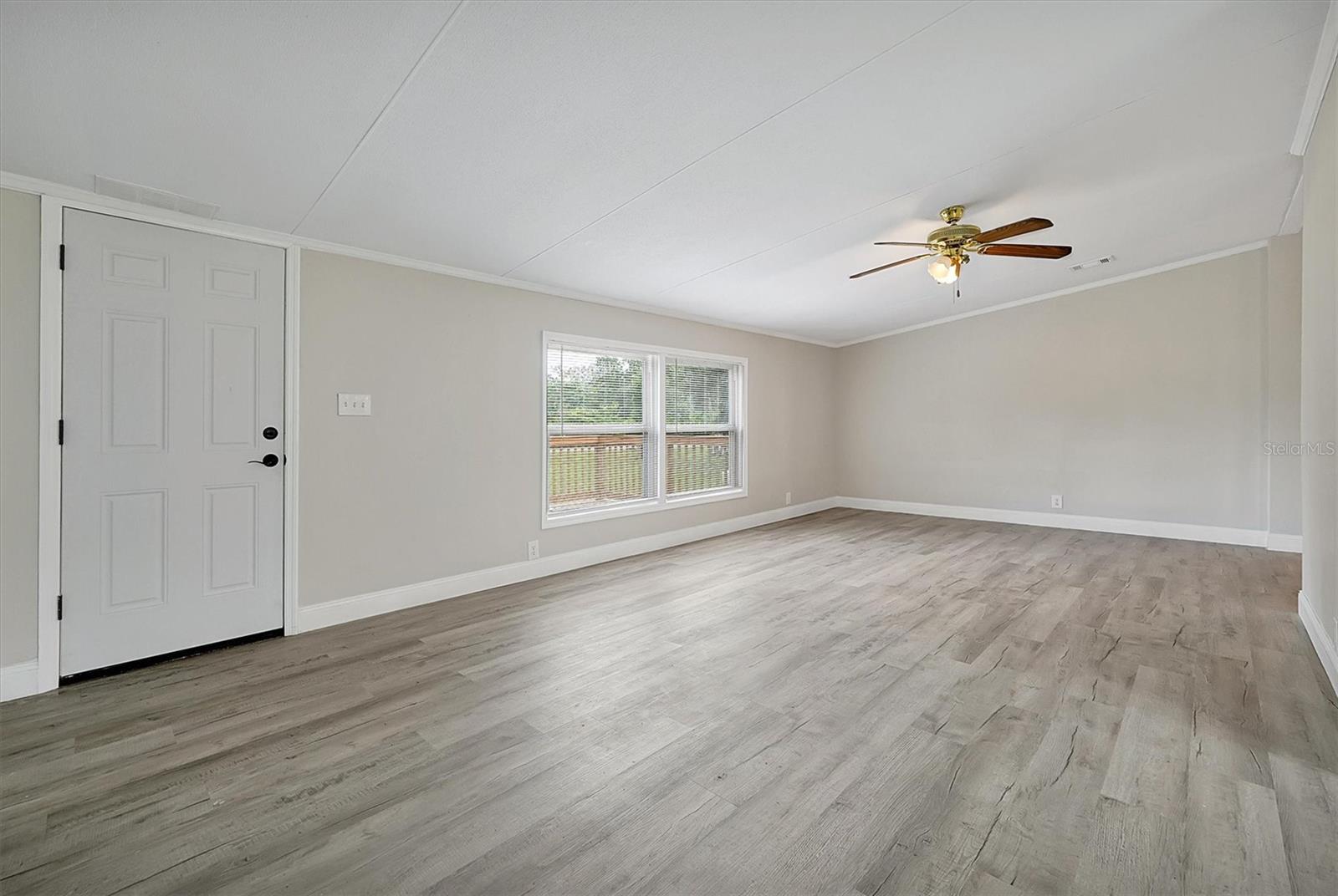 Image 6 of 40 For 18137 Hollister Road