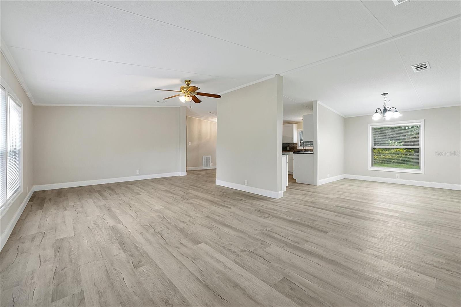 Image 7 of 40 For 18137 Hollister Road