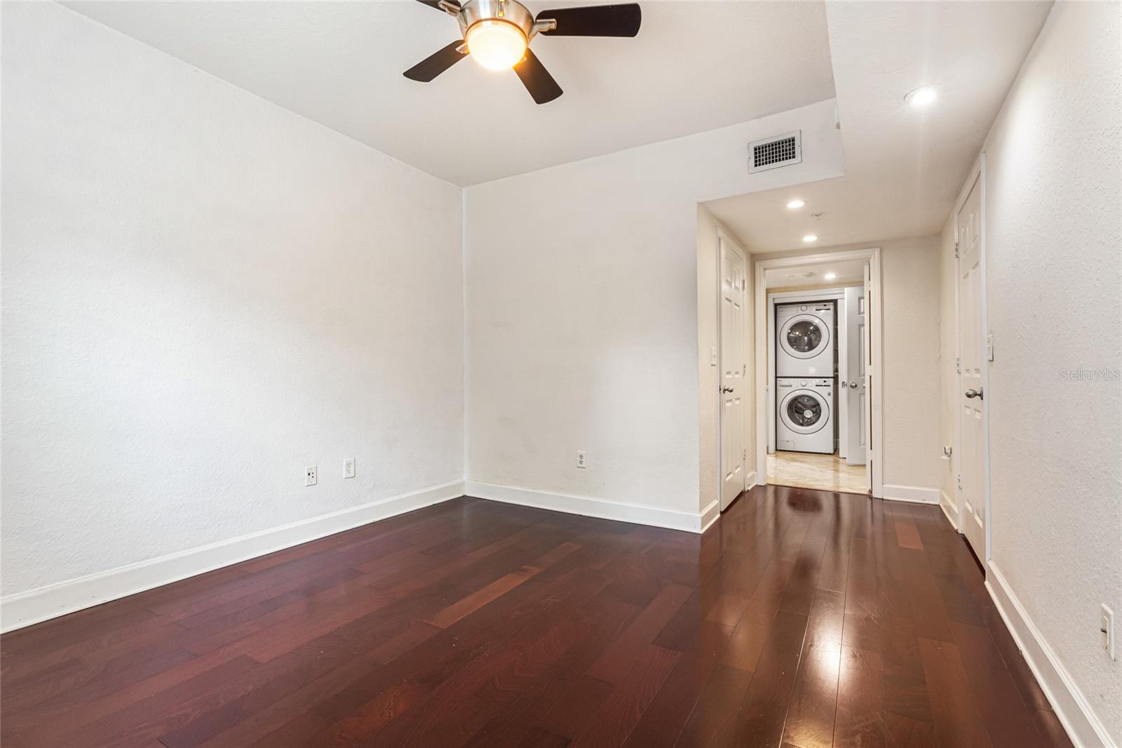 Image 11 of 20 For 304 South Street 4023