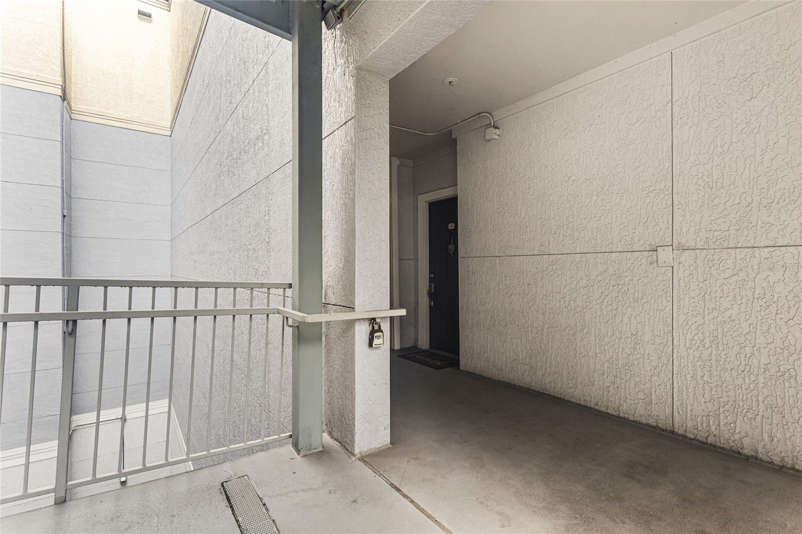 Image 16 of 20 For 304 South Street 4023