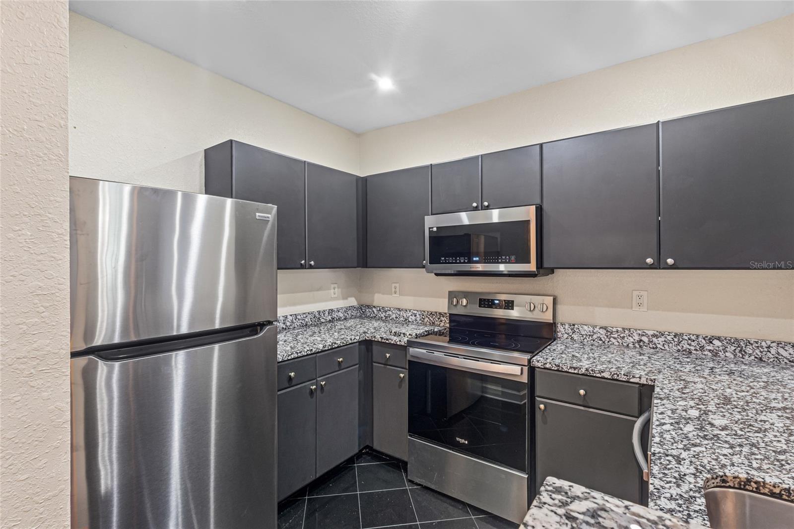 Image 3 of 20 For 304 South Street 4023