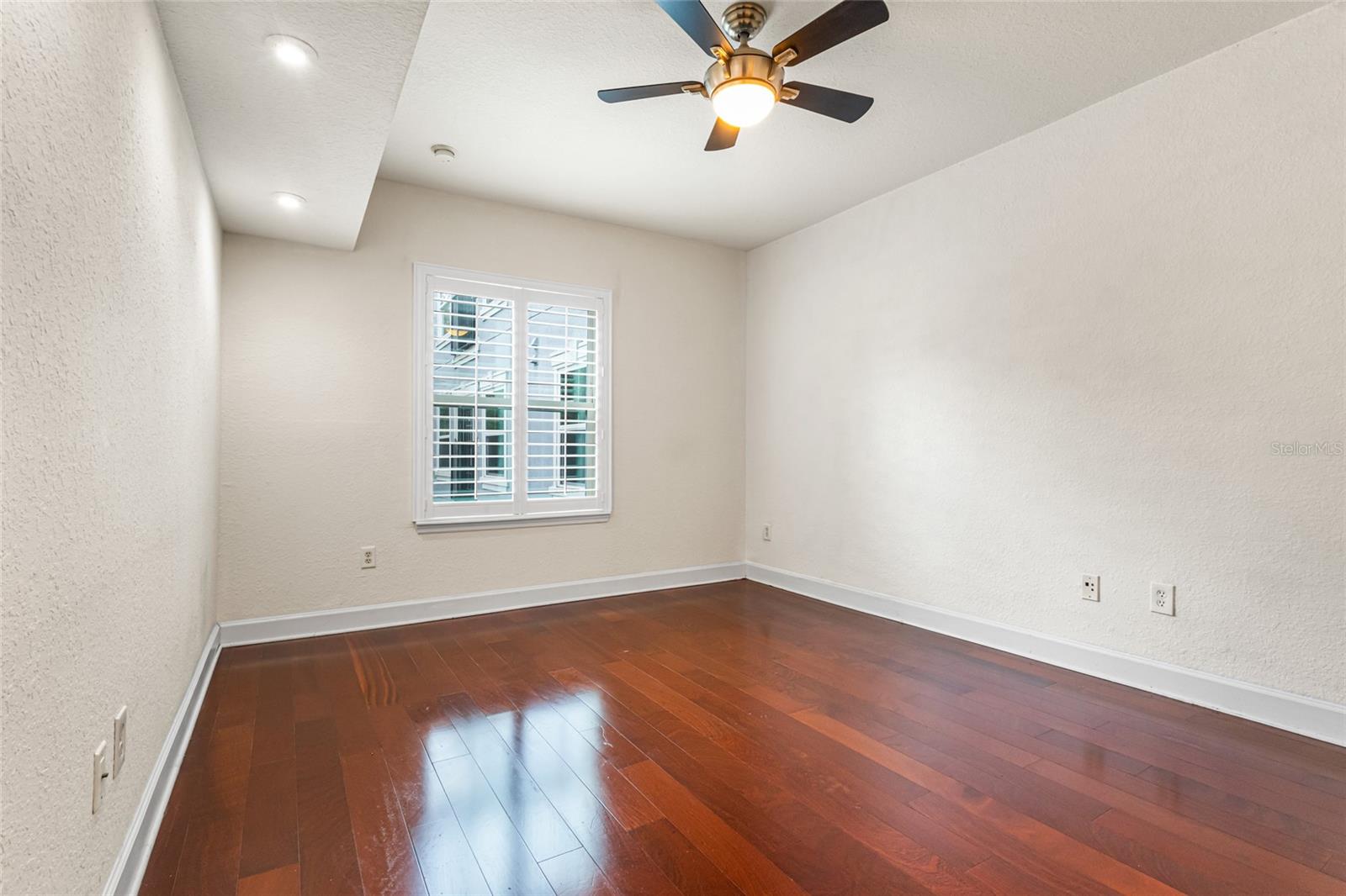 Image 5 of 20 For 304 South Street 4023