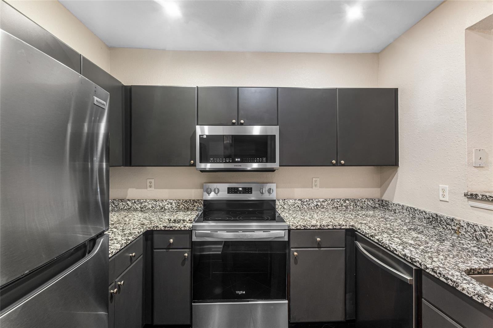 Image 8 of 20 For 304 South Street 4023