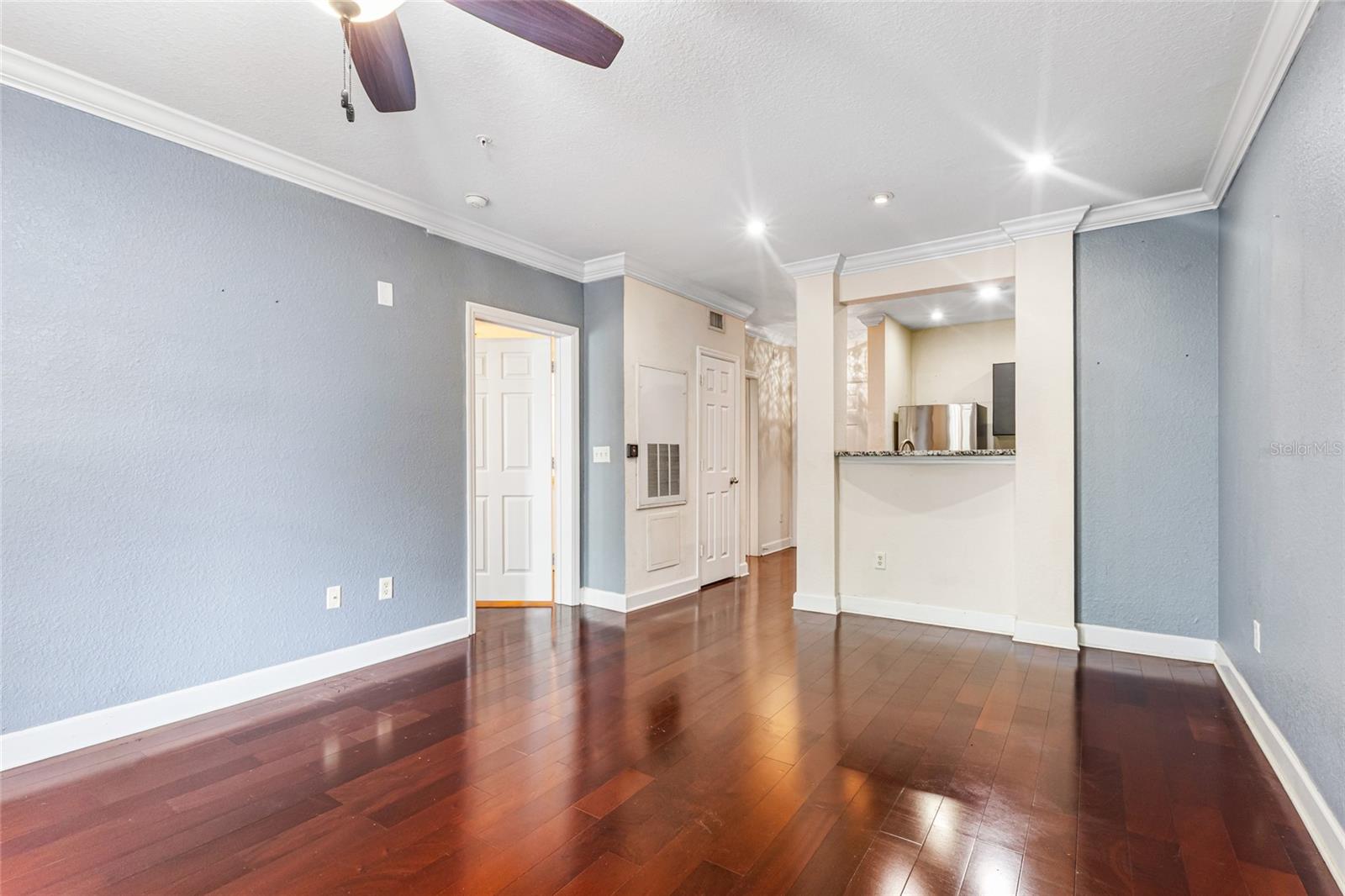 Image 9 of 20 For 304 South Street 4023