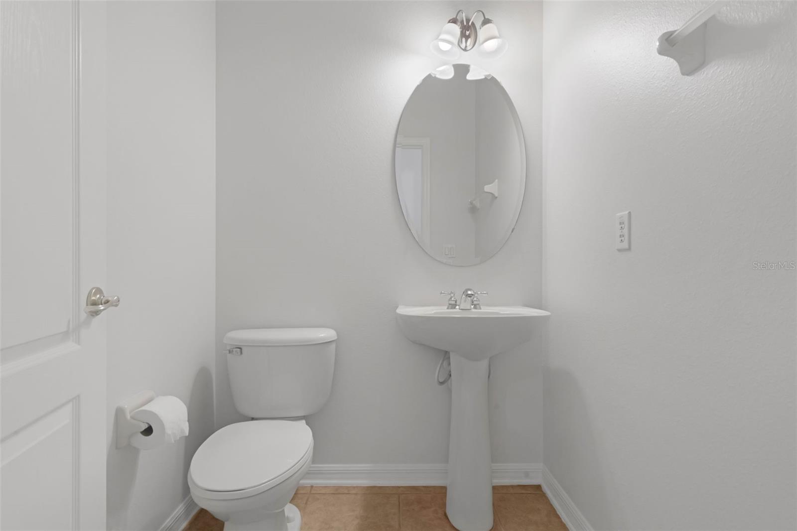 Image 11 of 27 For 12884 Penshurst Lane