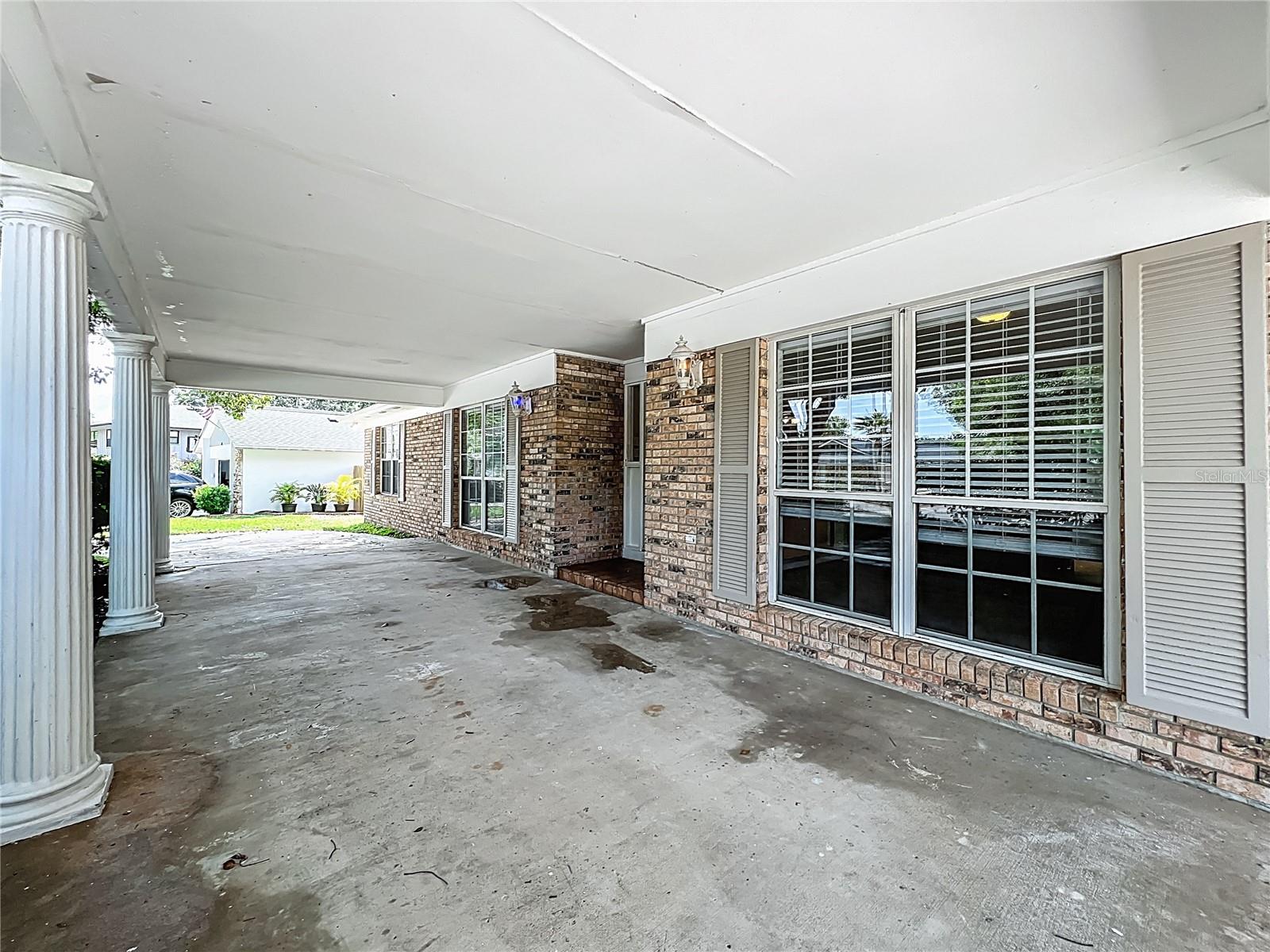 Image 10 of 84 For 293 Cambridge Drive