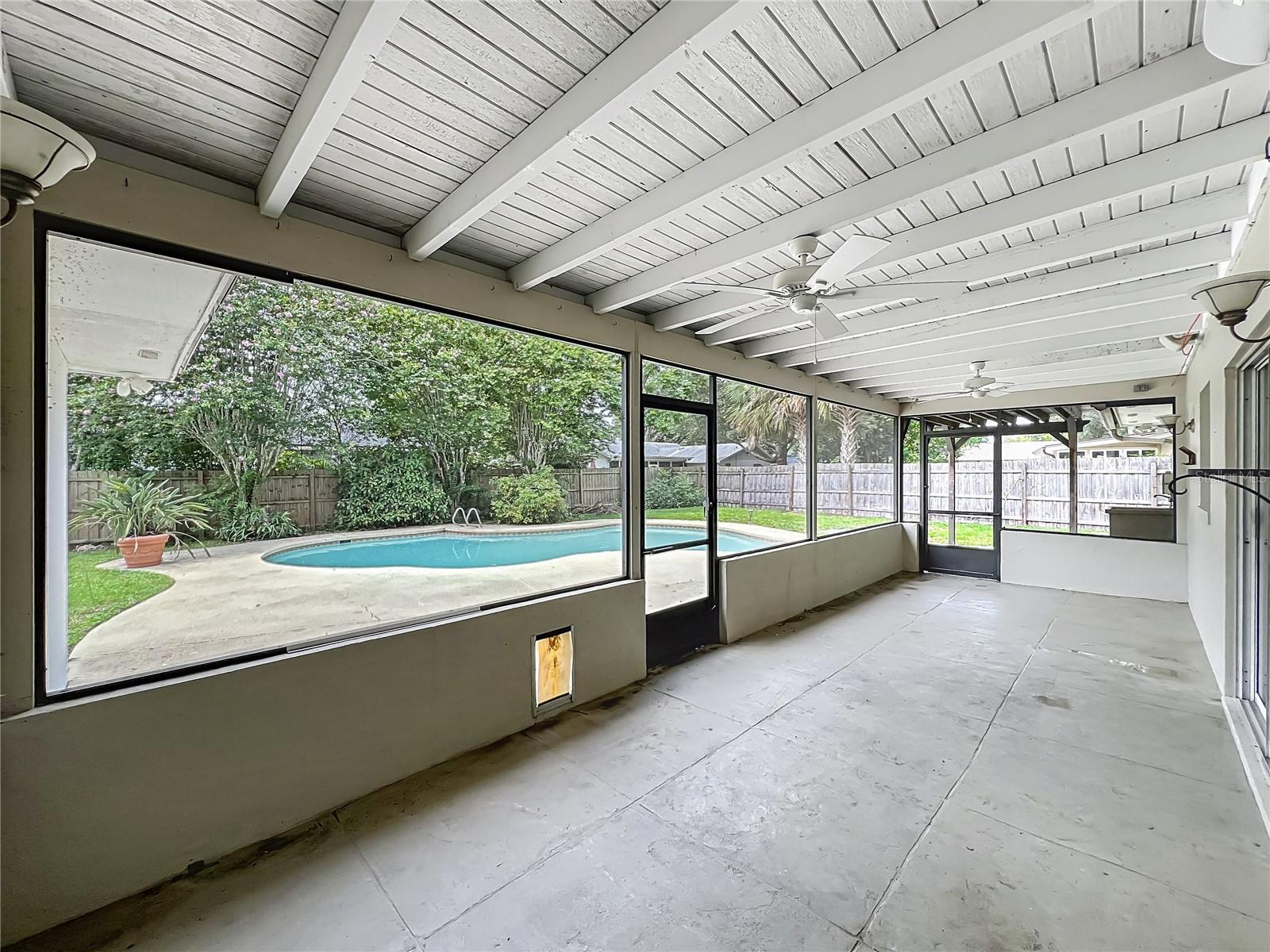 Image 62 of 84 For 293 Cambridge Drive