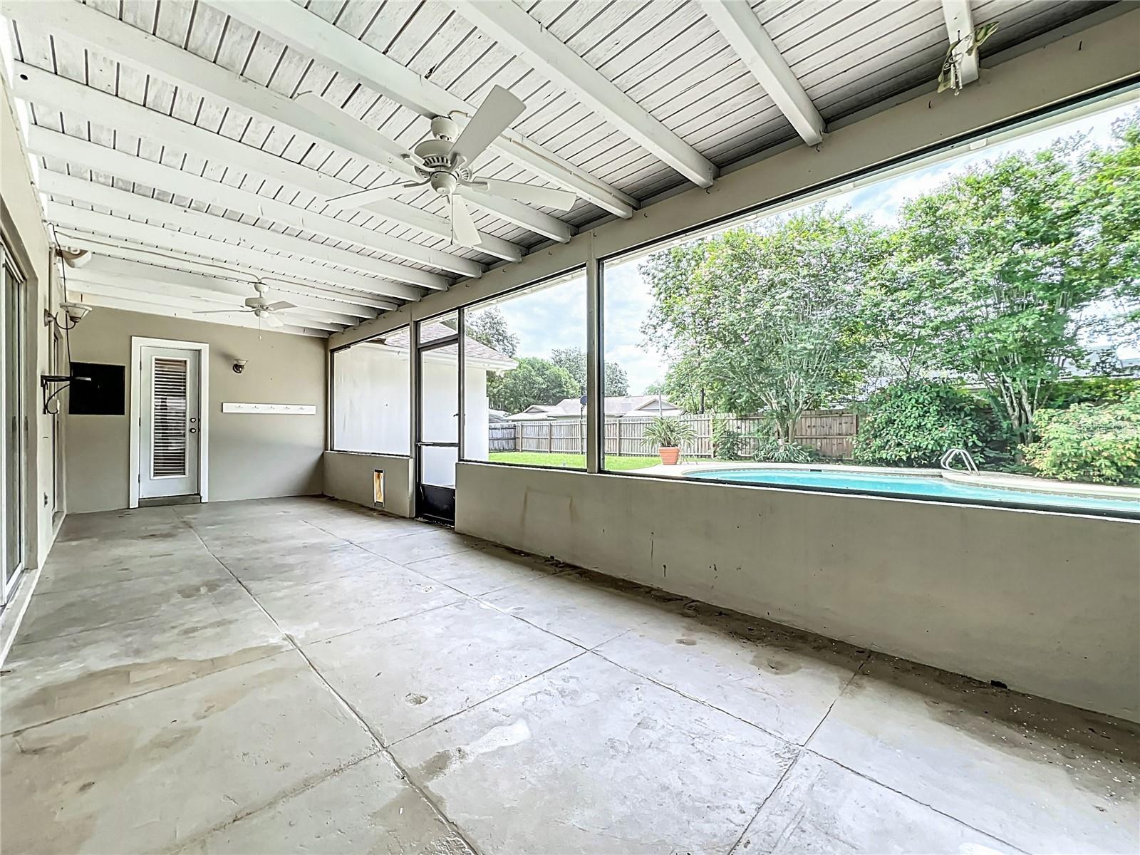 Image 63 of 84 For 293 Cambridge Drive
