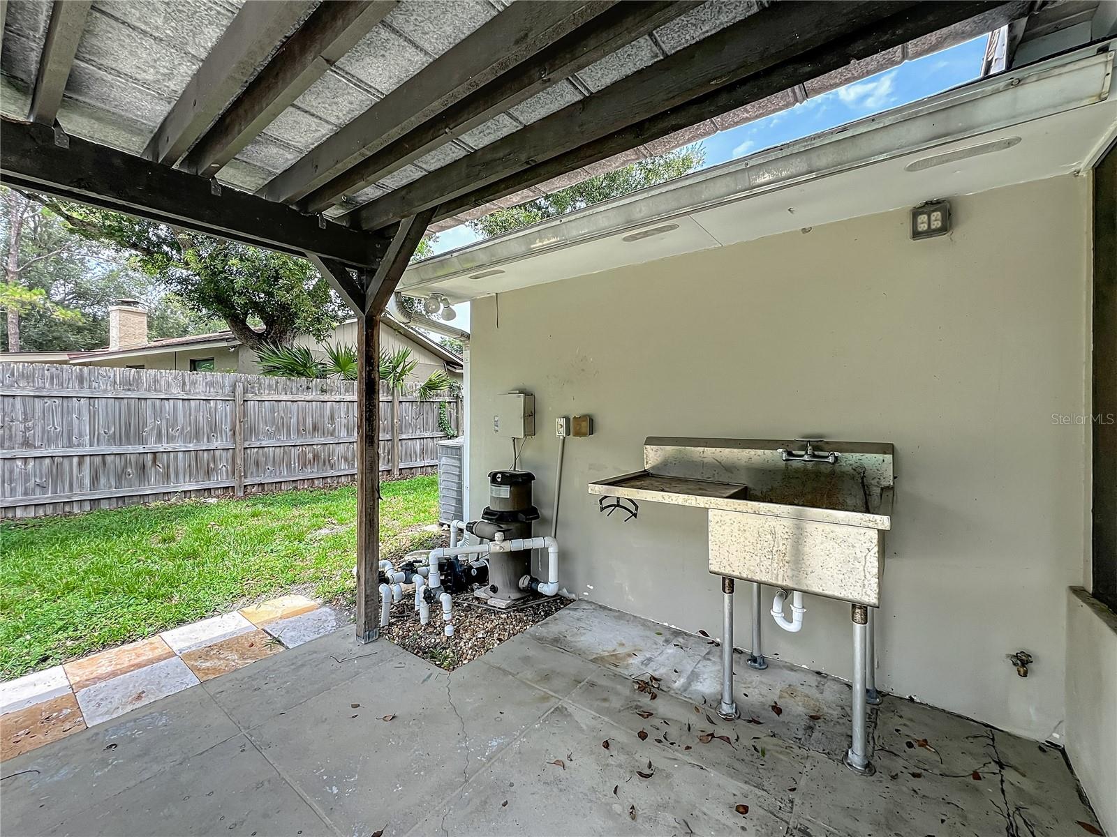 Image 65 of 84 For 293 Cambridge Drive