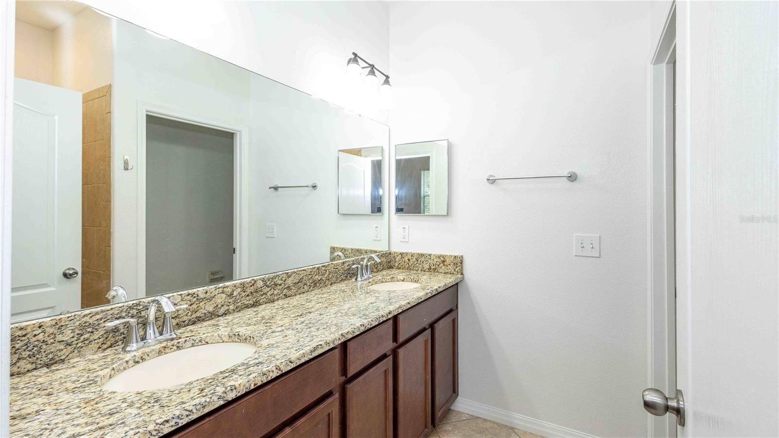 Image 21 of 50 For 14815 Driftwater Drive