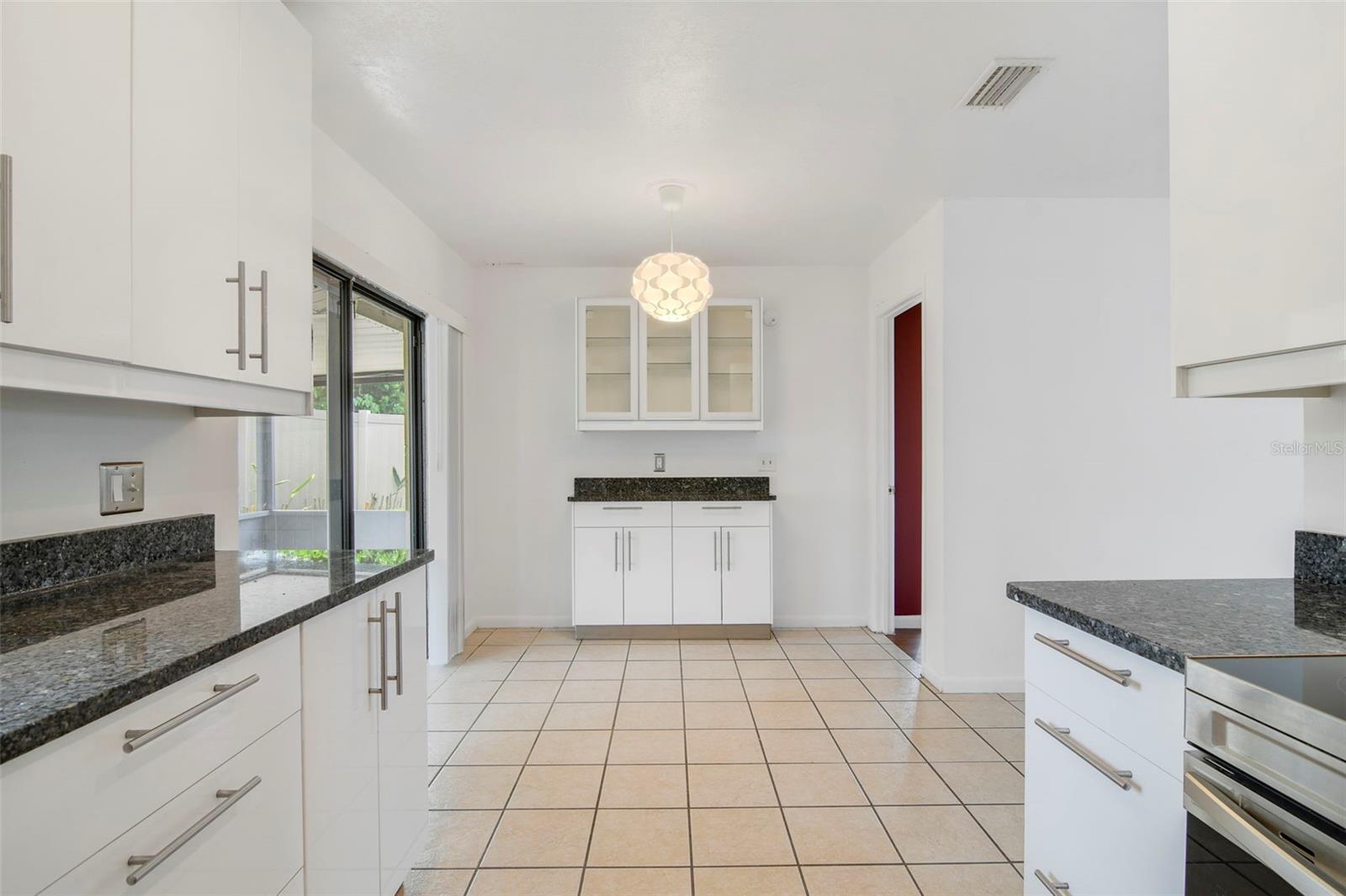 Image 10 of 29 For 712 Eagle Avenue