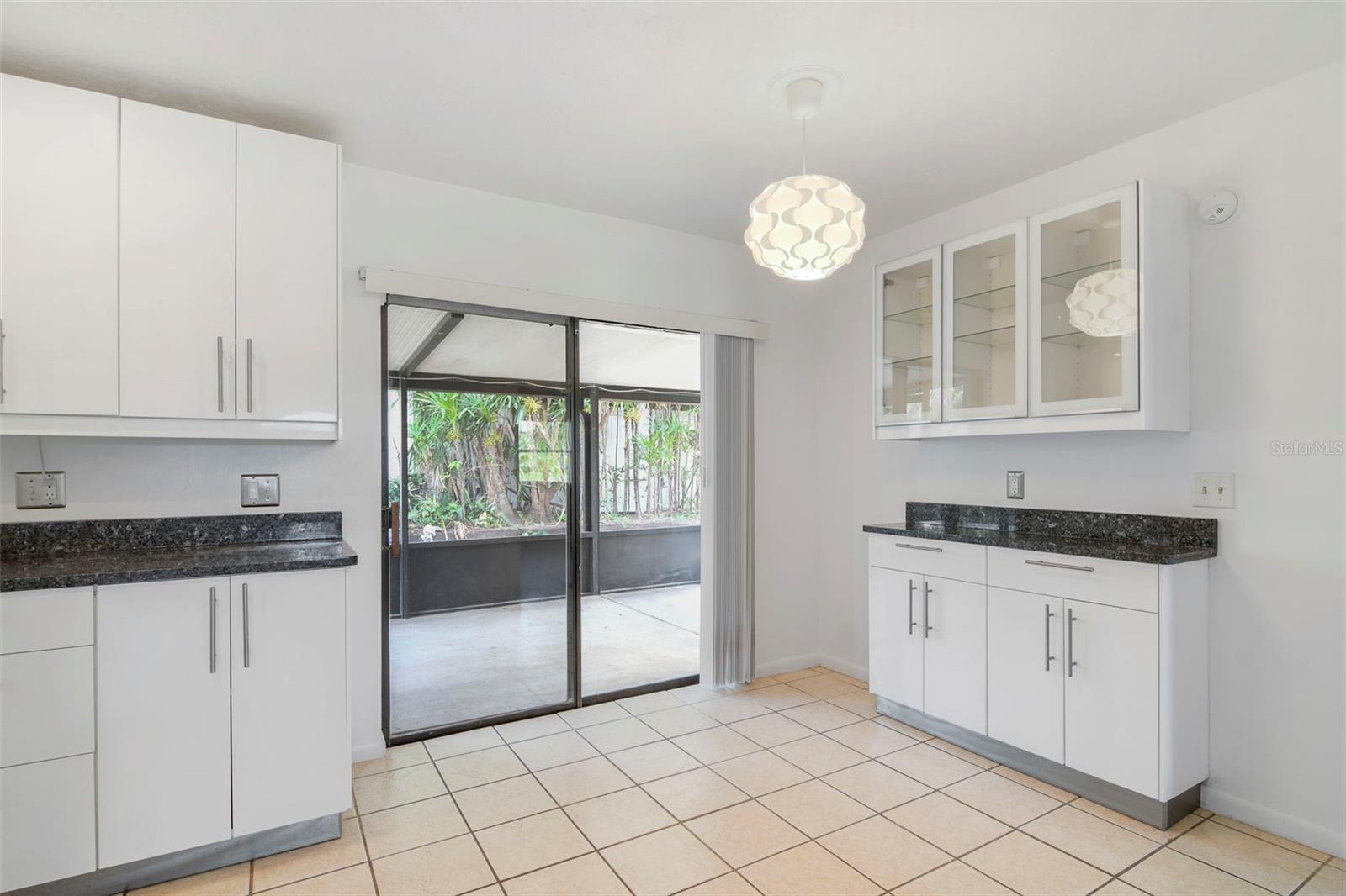 Image 11 of 29 For 712 Eagle Avenue