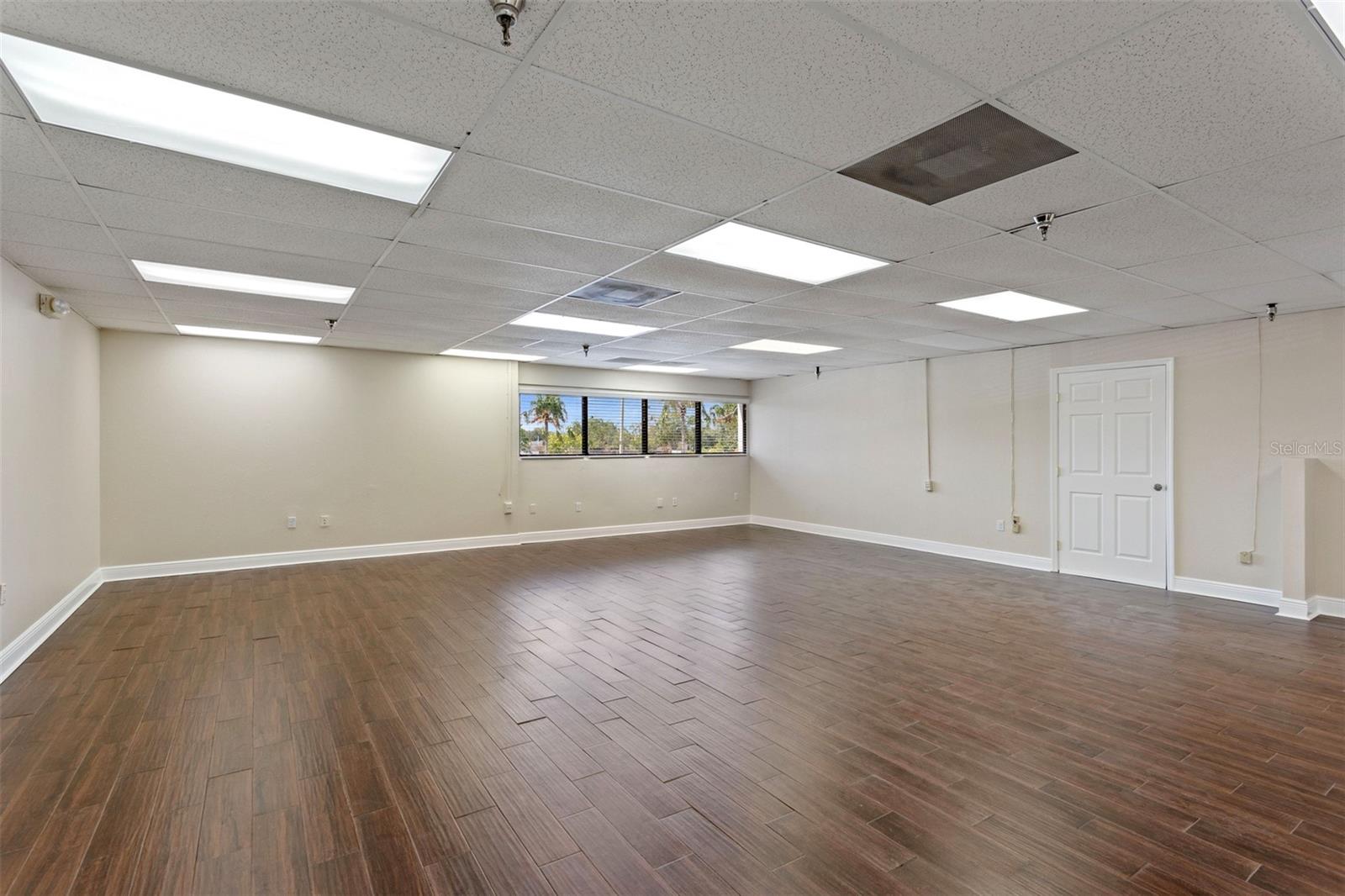 Image 10 of 25 For 5449 Semoran Boulevard 235