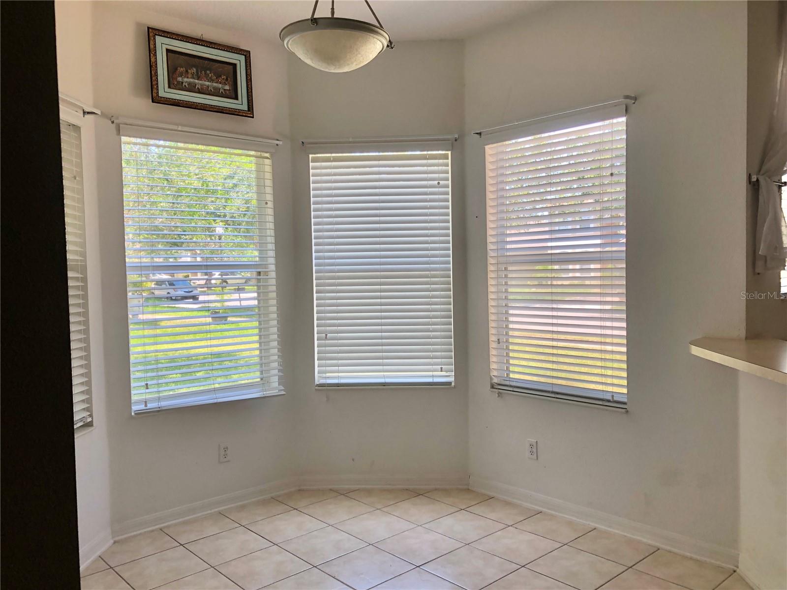 Image 11 of 33 For 1000 Araminta Street