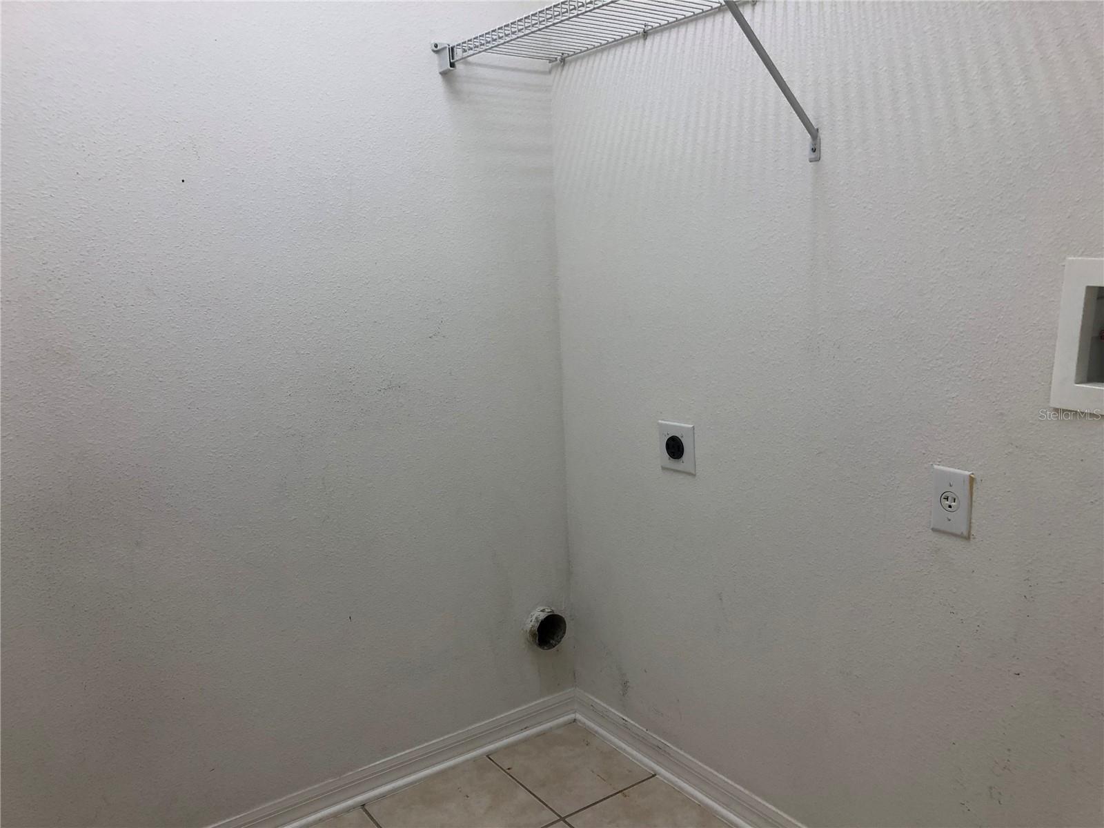 Image 13 of 33 For 1000 Araminta Street