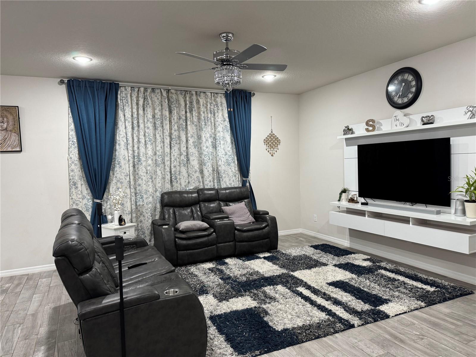 Image 8 of 35 For 4028 Diamond Dew Lane