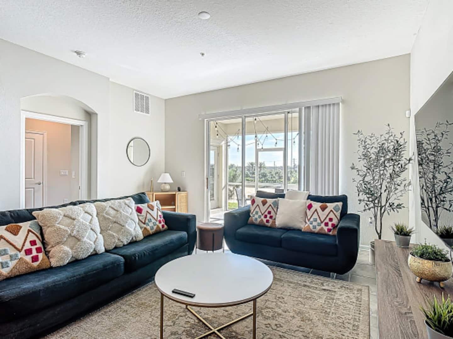 Image 3 of 36 For 1141 Challenge Drive 1201