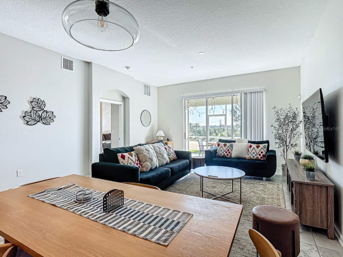 Image 4 of 36 For 1141 Challenge Drive 1201