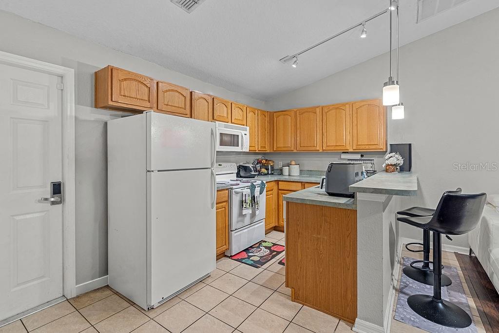 Image 8 of 39 For 225 Osceola Street