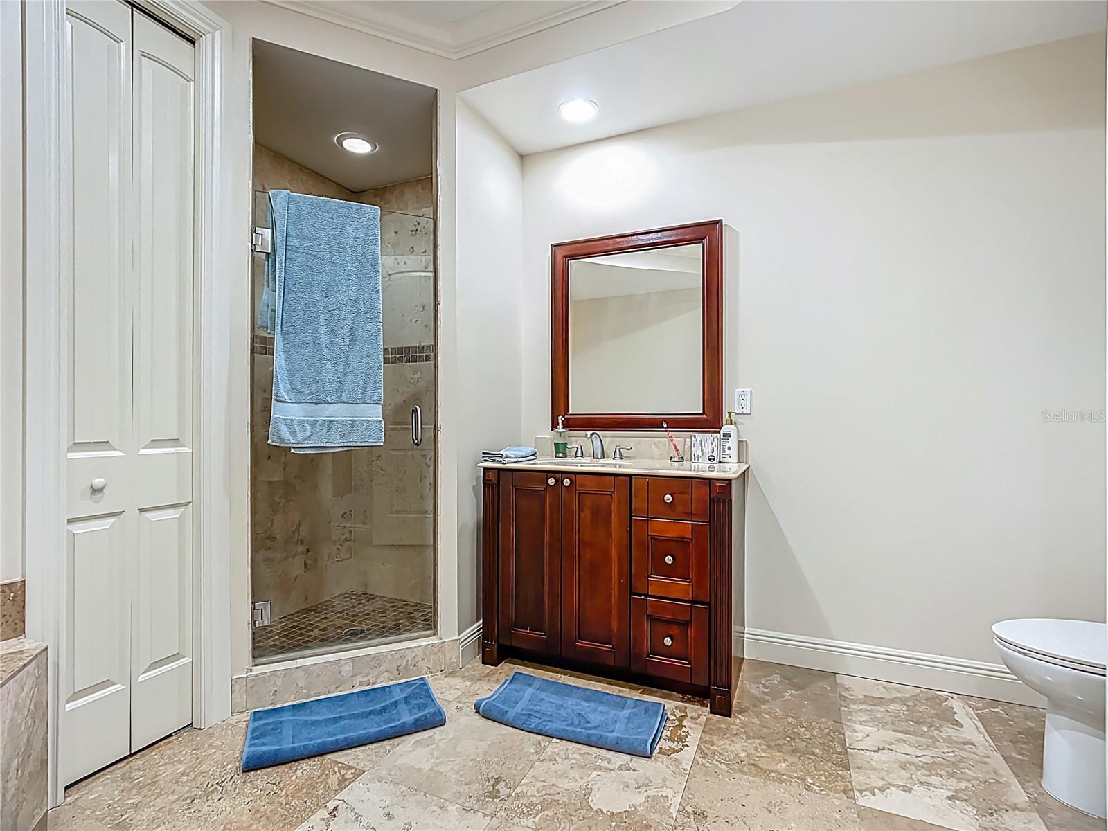Image 25 of 38 For 2351 Lakeview Drive 205