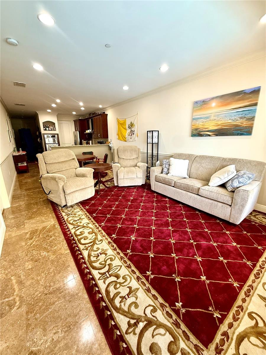 Image 5 of 16 For 2351 Lakeview Drive 205