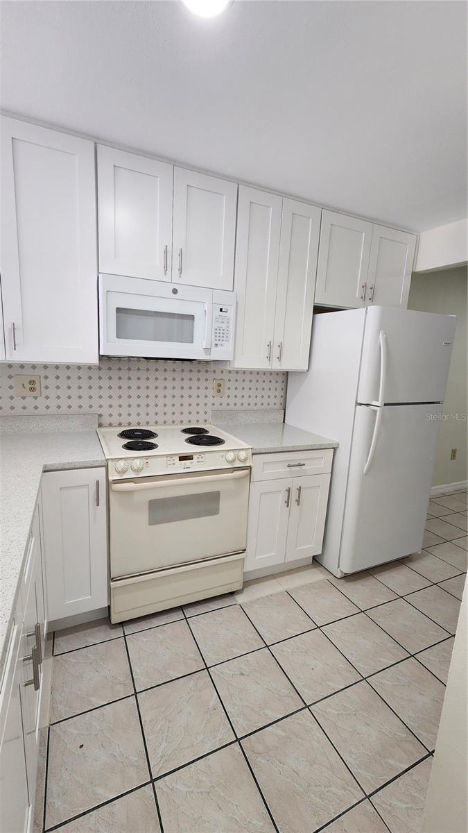 Image 6 of 17 For 2108 Bahamas Court 2108