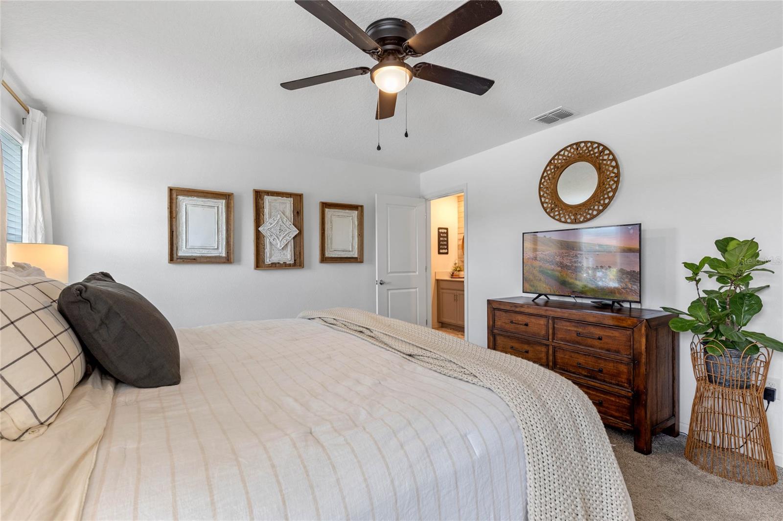 Image 19 of 40 For 5436 Limestone Street