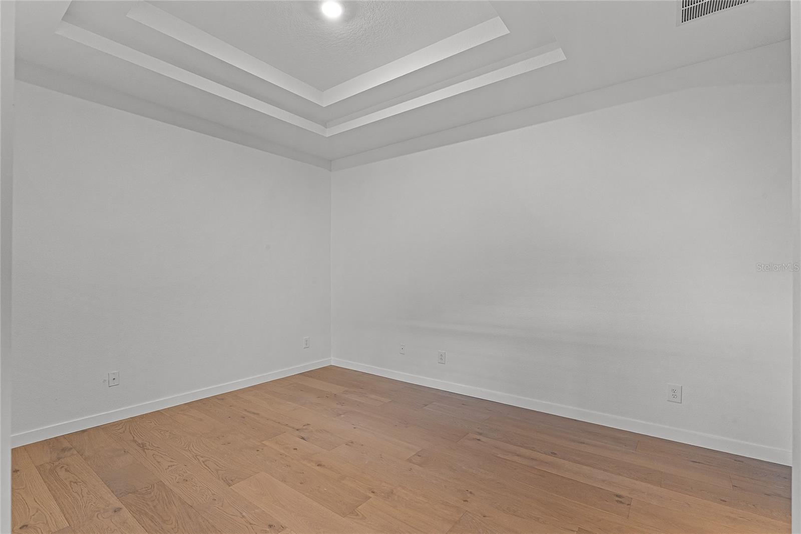 Image 18 of 56 For 14726 Clarkson Drive