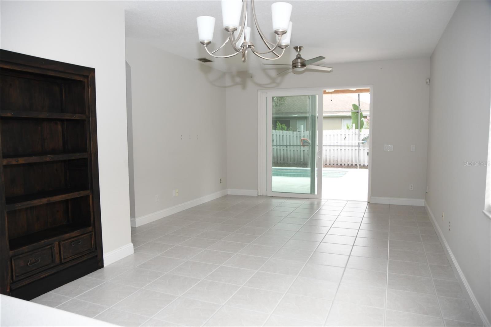 Image 16 of 19 For 4943 Solimartin Drive