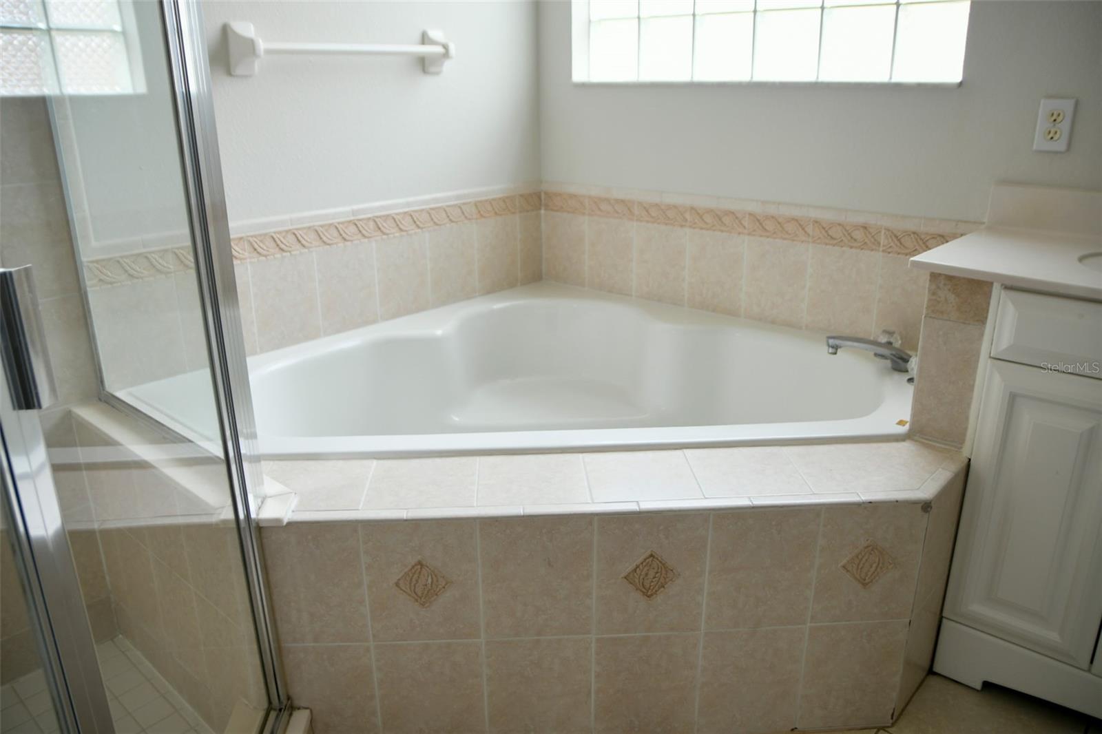 Image 18 of 19 For 4943 Solimartin Drive