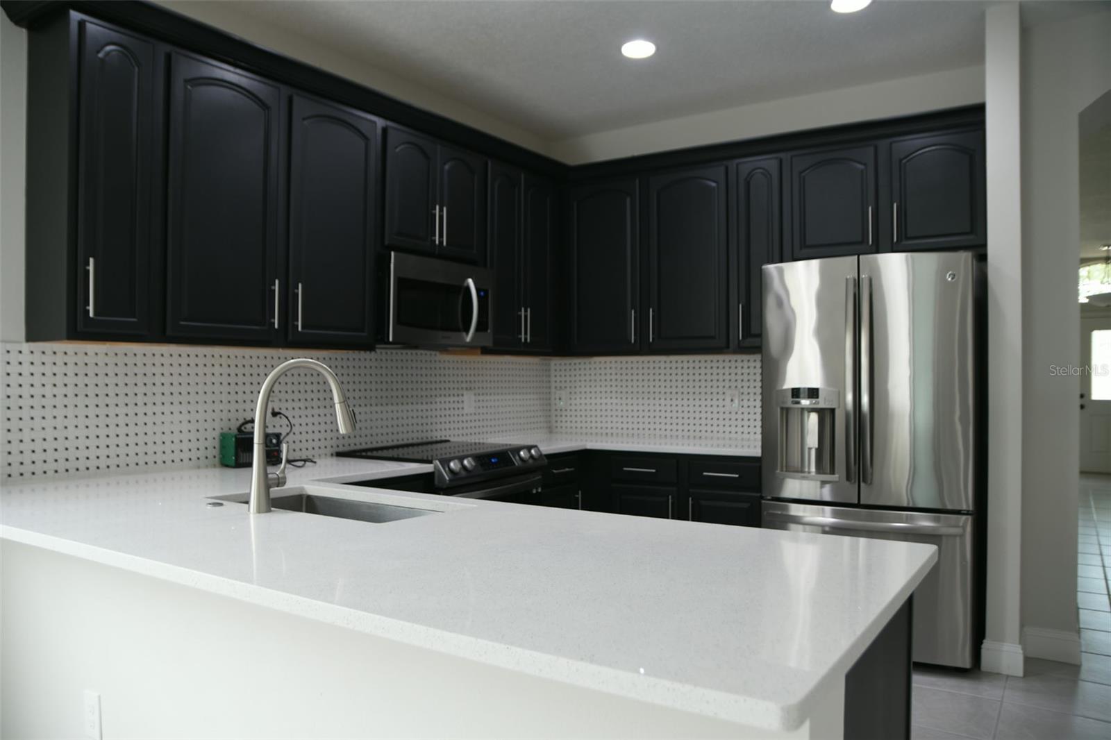 Image 3 of 19 For 4943 Solimartin Drive