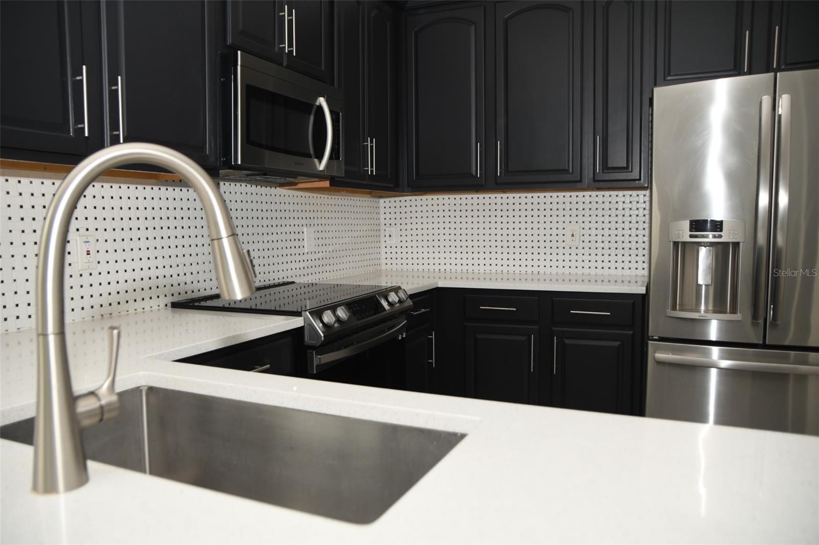 Image 7 of 19 For 4943 Solimartin Drive