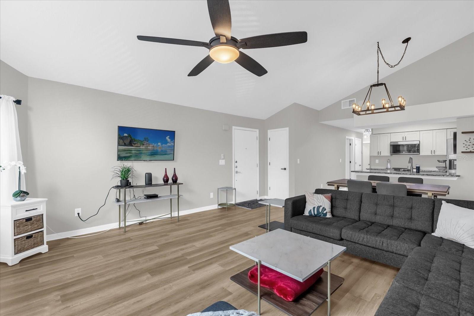 Image 5 of 40 For 2743 Poinciana Boulevard 62