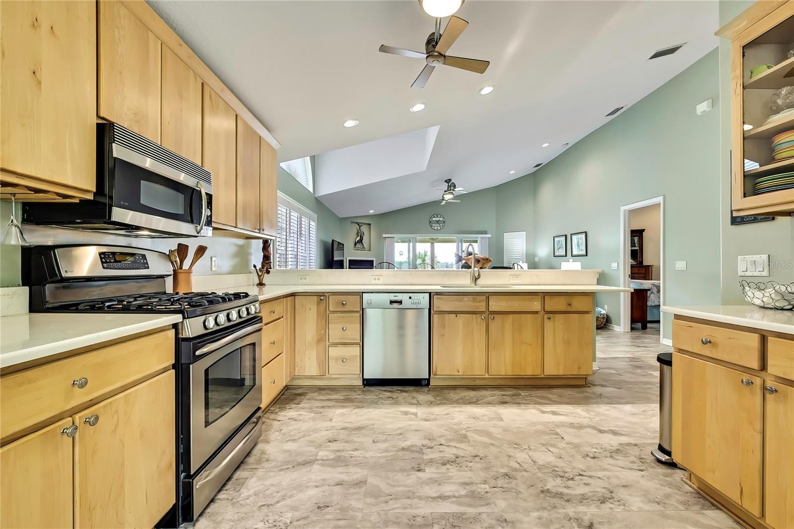 Image 13 of 51 For 11960 Blue Bayou Court 361