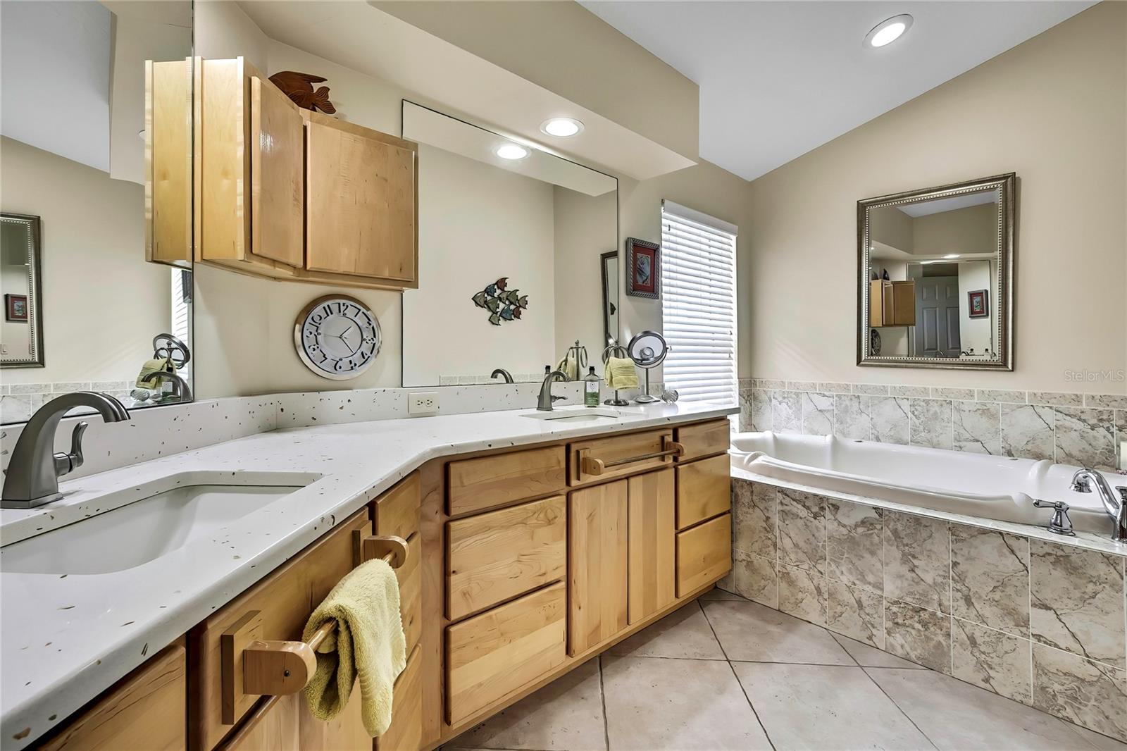Image 17 of 51 For 11960 Blue Bayou Court 361