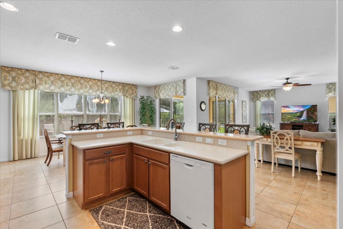 Image 11 of 51 For 301 Las Fuentes Drive