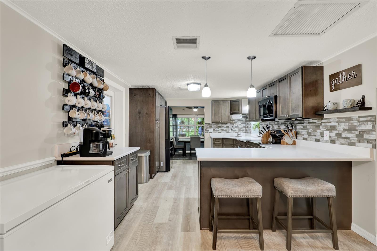 Image 10 of 43 For 1745 Yvonne Street