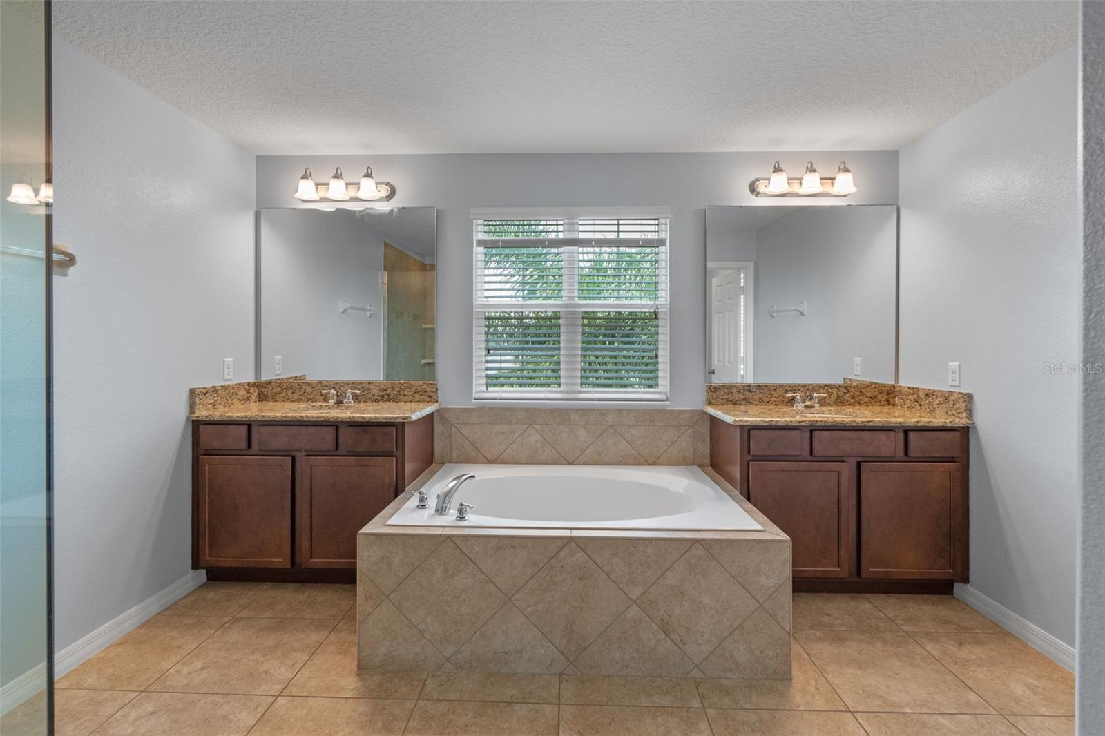 Image 50 of 80 For 3700 Mt Vernon Way
