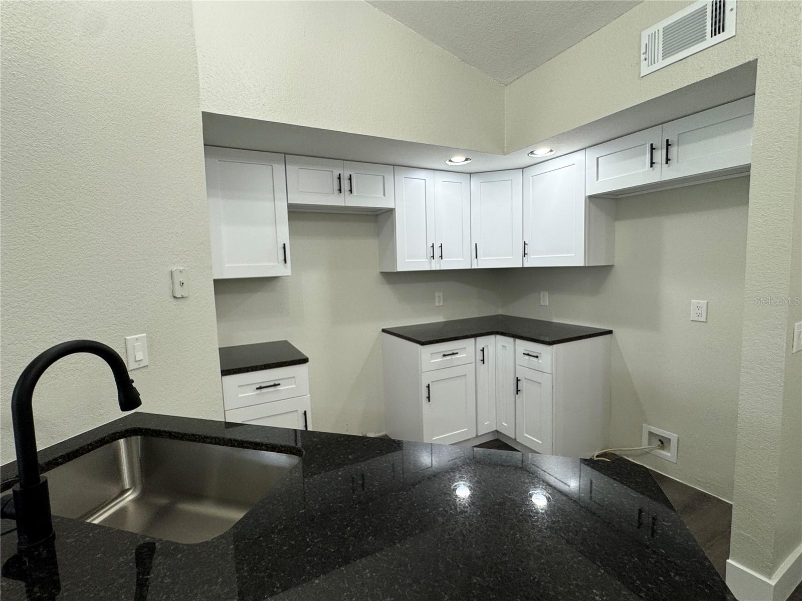 Image 4 of 14 For 4532 Commander Drive 2134