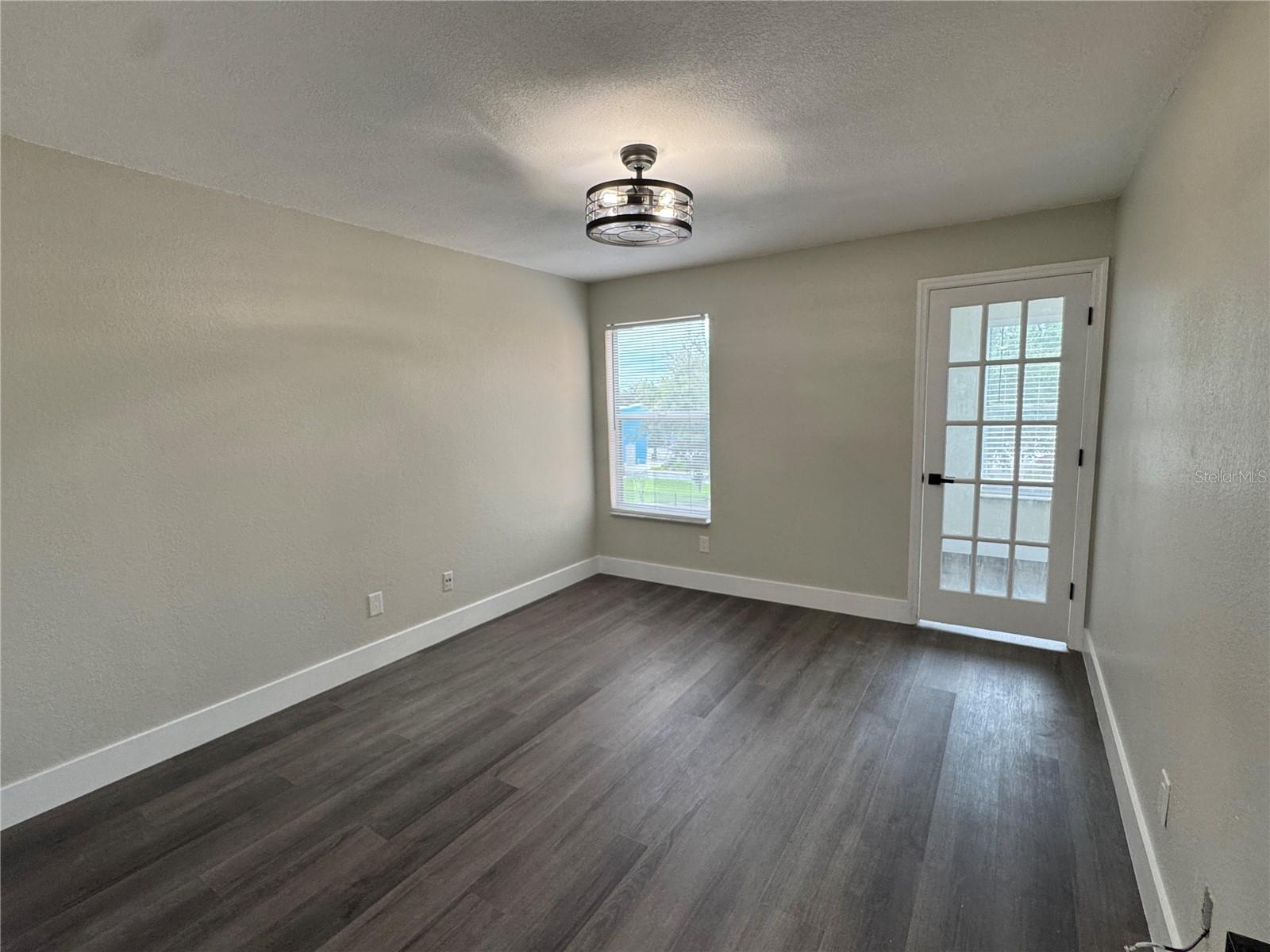 Image 7 of 14 For 4532 Commander Drive 2134