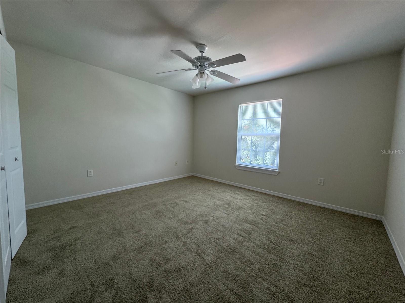 Image 8 of 16 For 5459 Vineland Road 4304