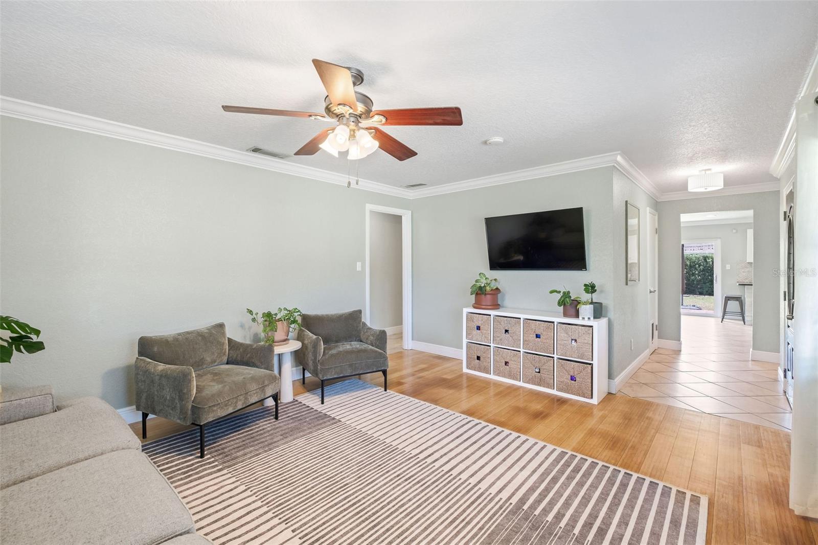 Image 4 of 25 For 8428 Auburn Circle