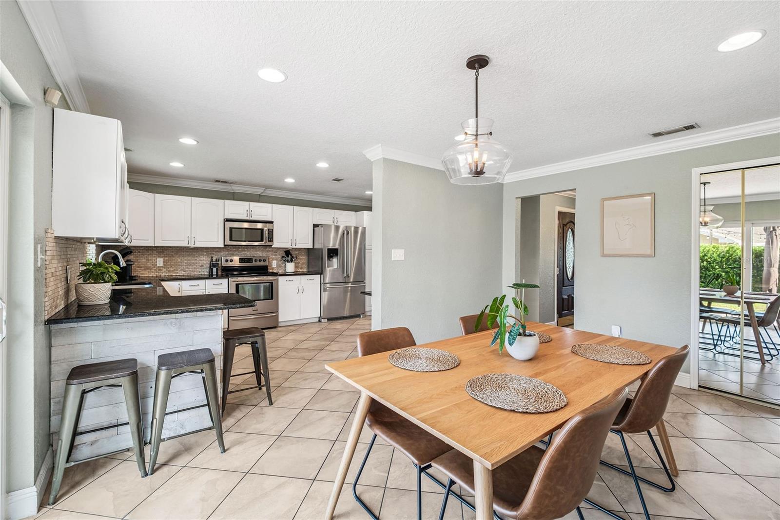 Image 6 of 25 For 8428 Auburn Circle