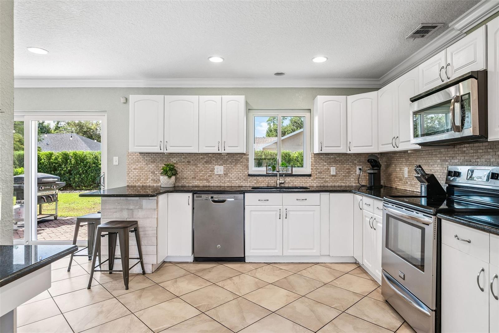 Image 7 of 25 For 8428 Auburn Circle