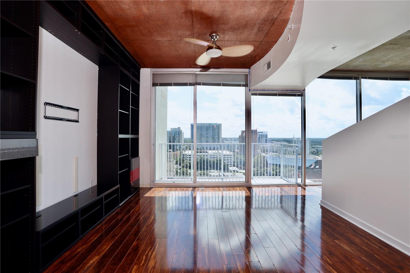 Image 4 of 26 For 155 Court Avenue 1113