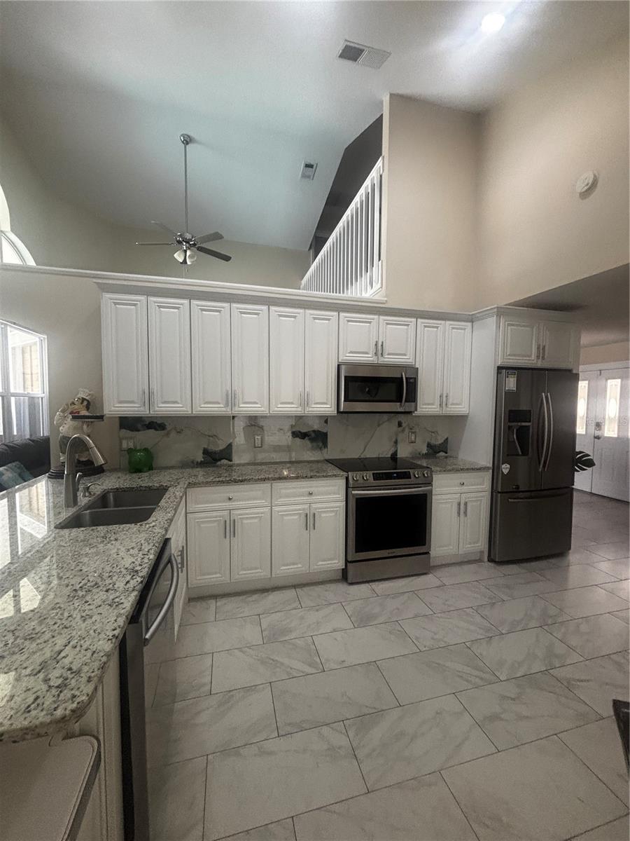 Image 13 of 33 For 12672 Lakebrook Drive