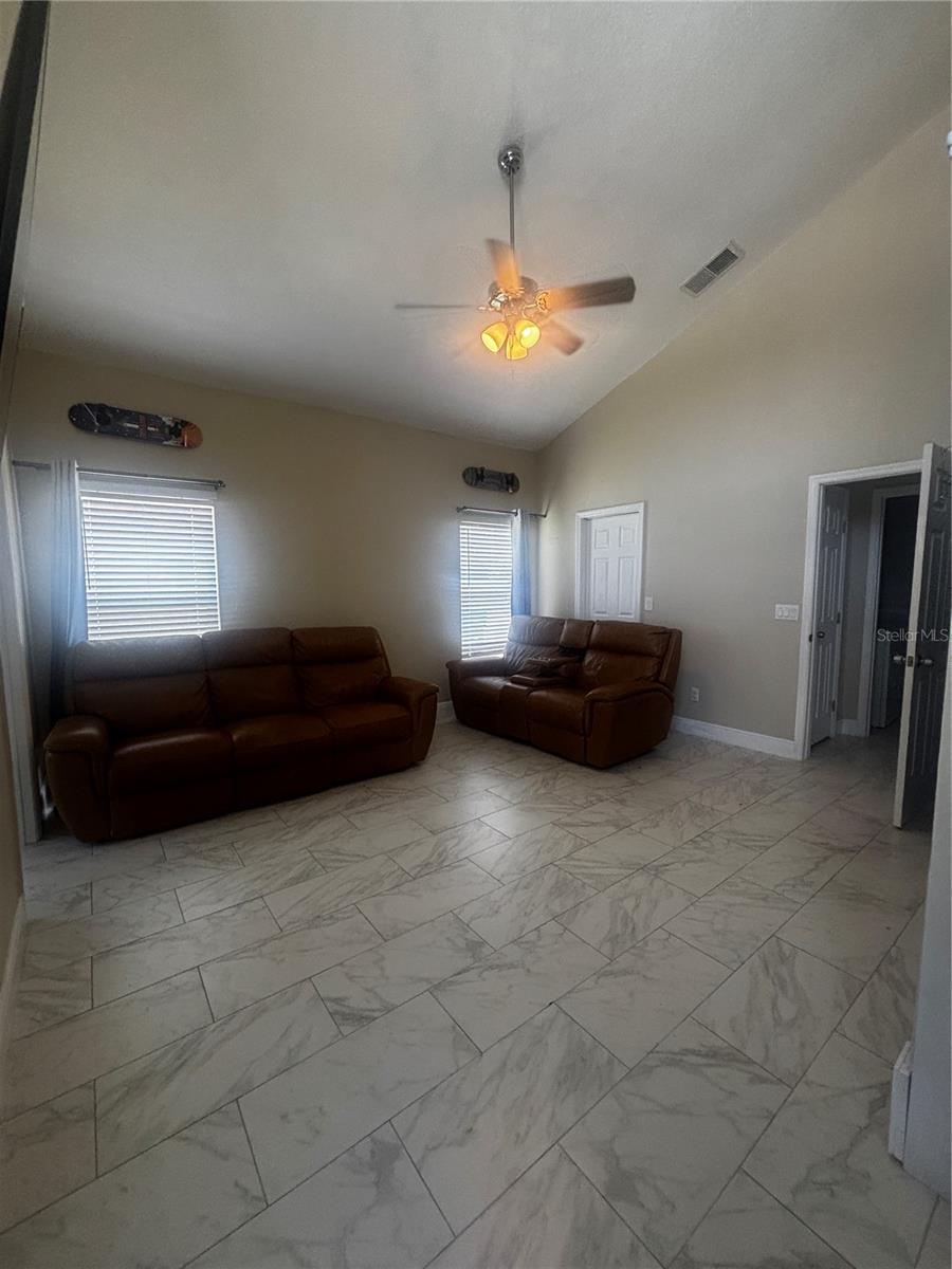 Image 16 of 33 For 12672 Lakebrook Drive