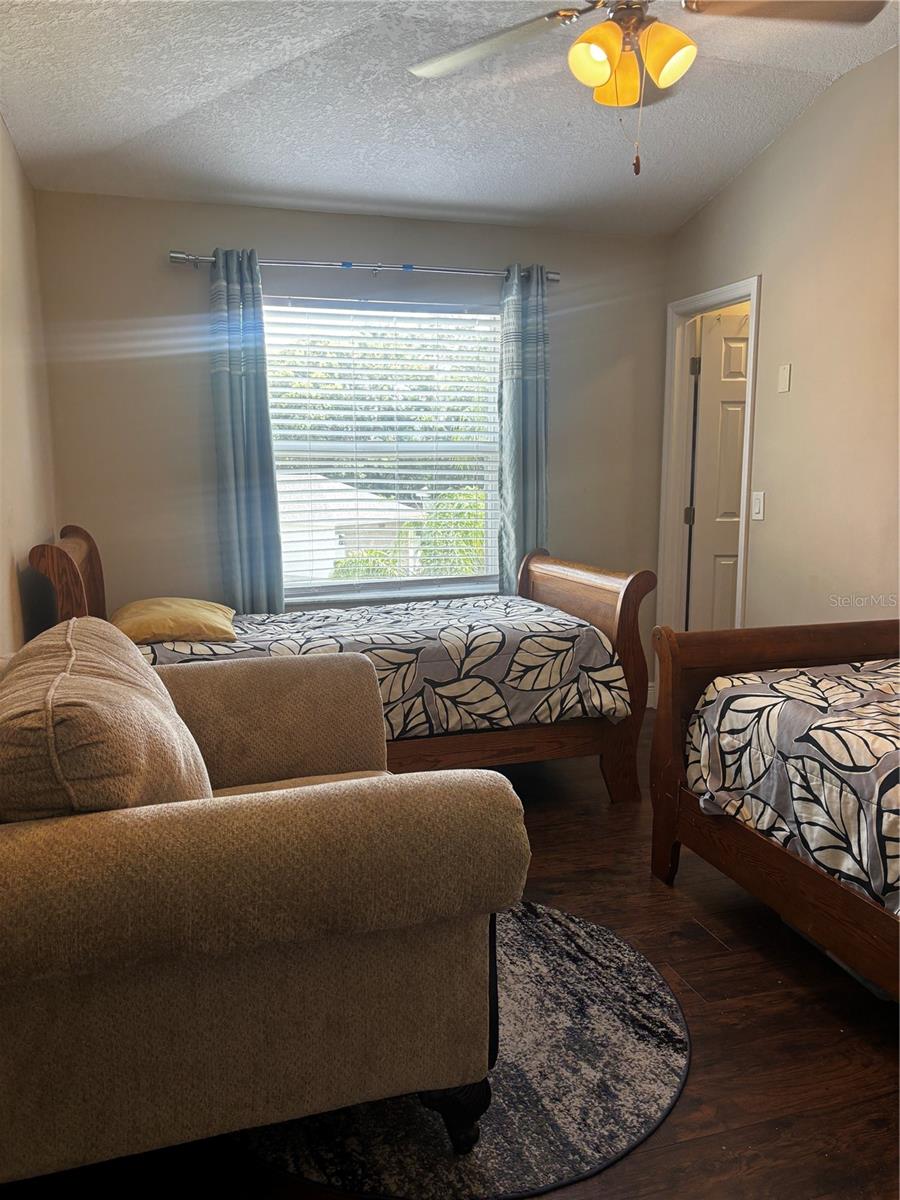 Image 27 of 33 For 12672 Lakebrook Drive